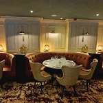 ダイアモンド コースト ホテル 4*