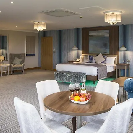 钻石海岸酒店 4* 恩尼斯克朗